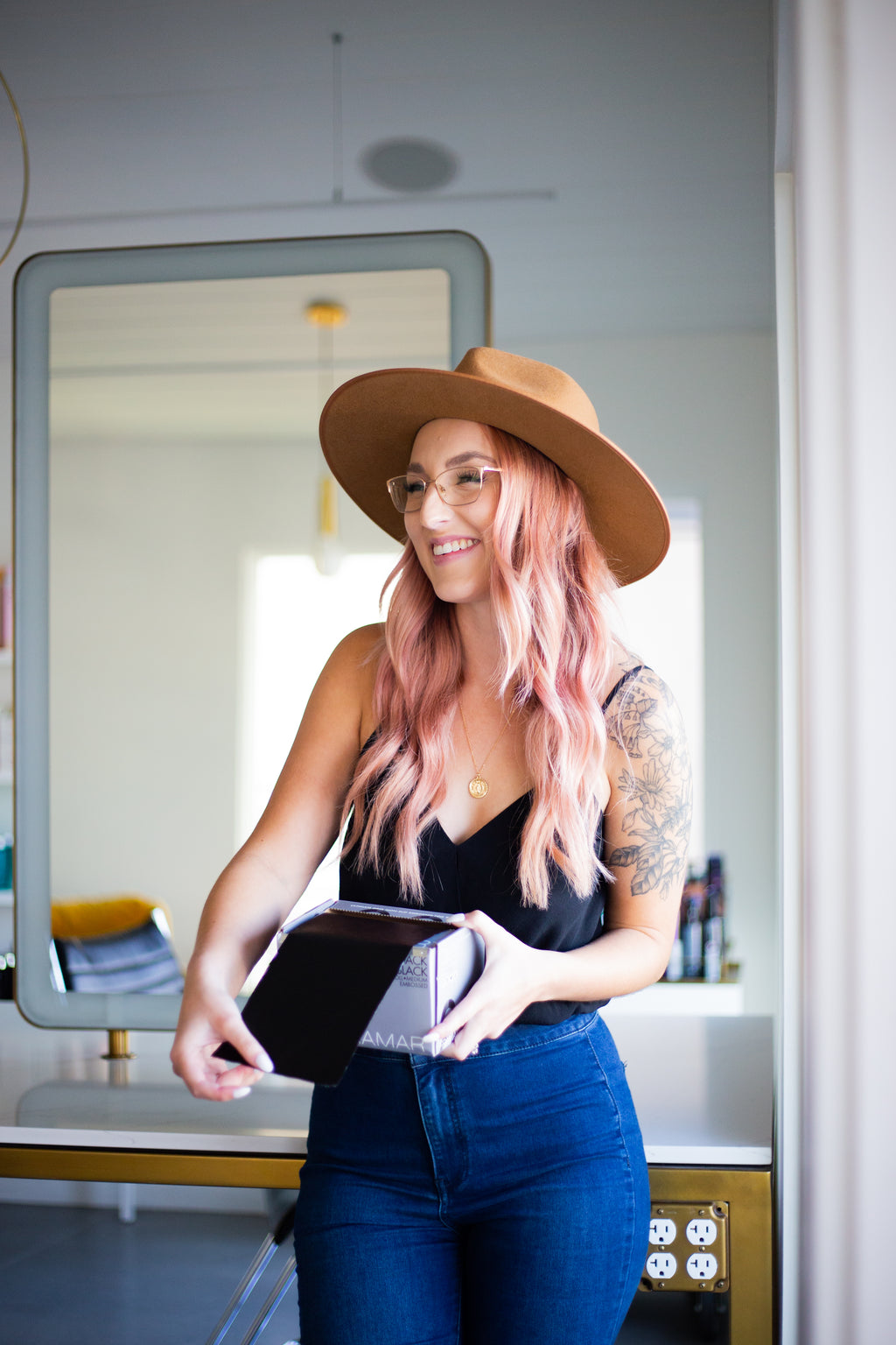 Framar Back in Black - Embossed Roll